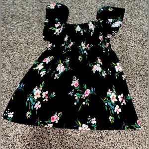 Black floral shirt size 7/8 In kids.
